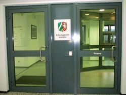 Eingang zum Arbeitsgericht Eingang zum Arbeitsgericht